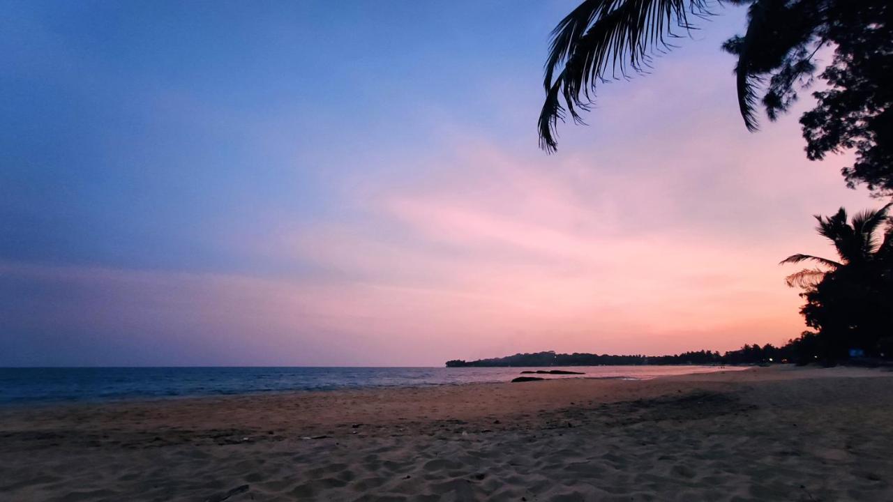 Surf Beach Hotel Arugam Bay Exterior photo