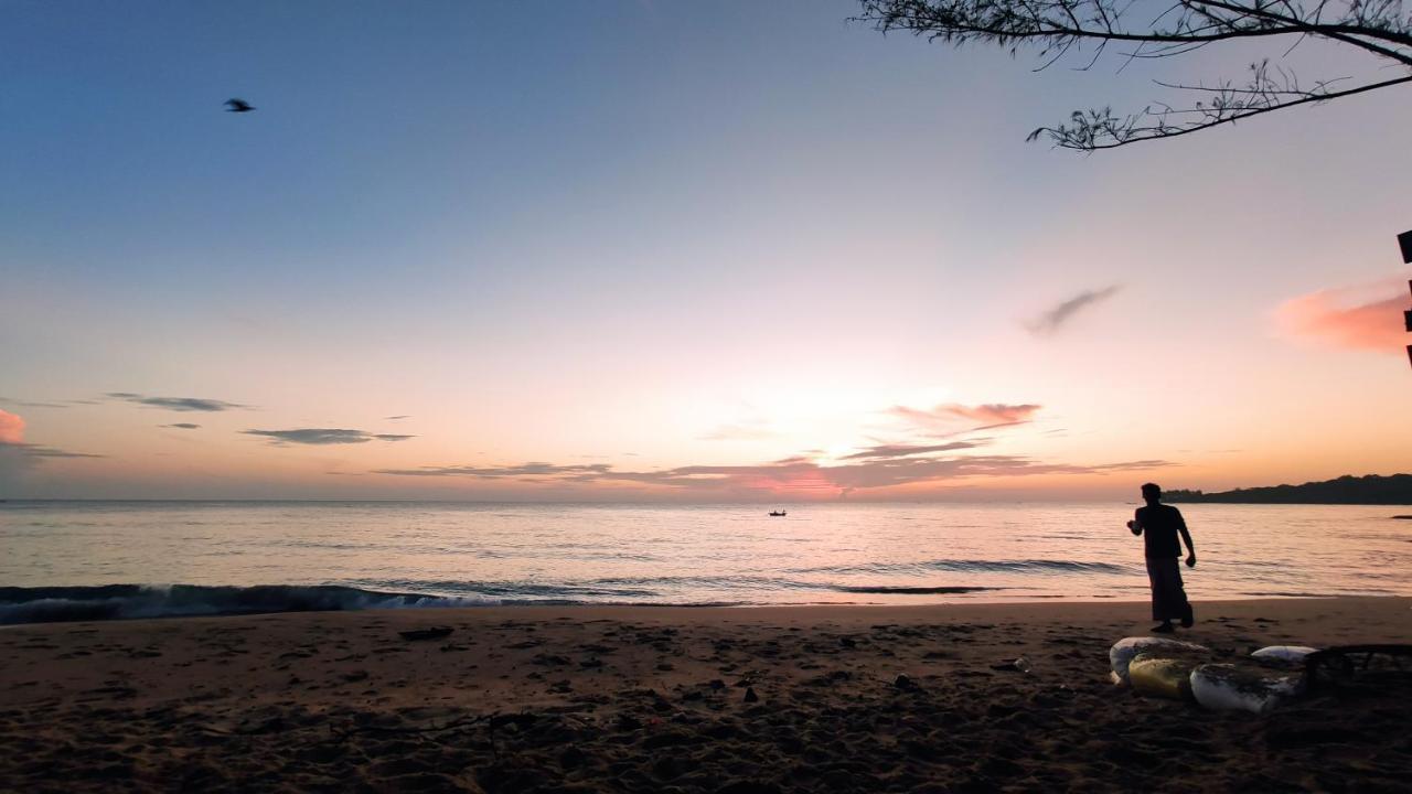 Surf Beach Hotel Arugam Bay Exterior photo