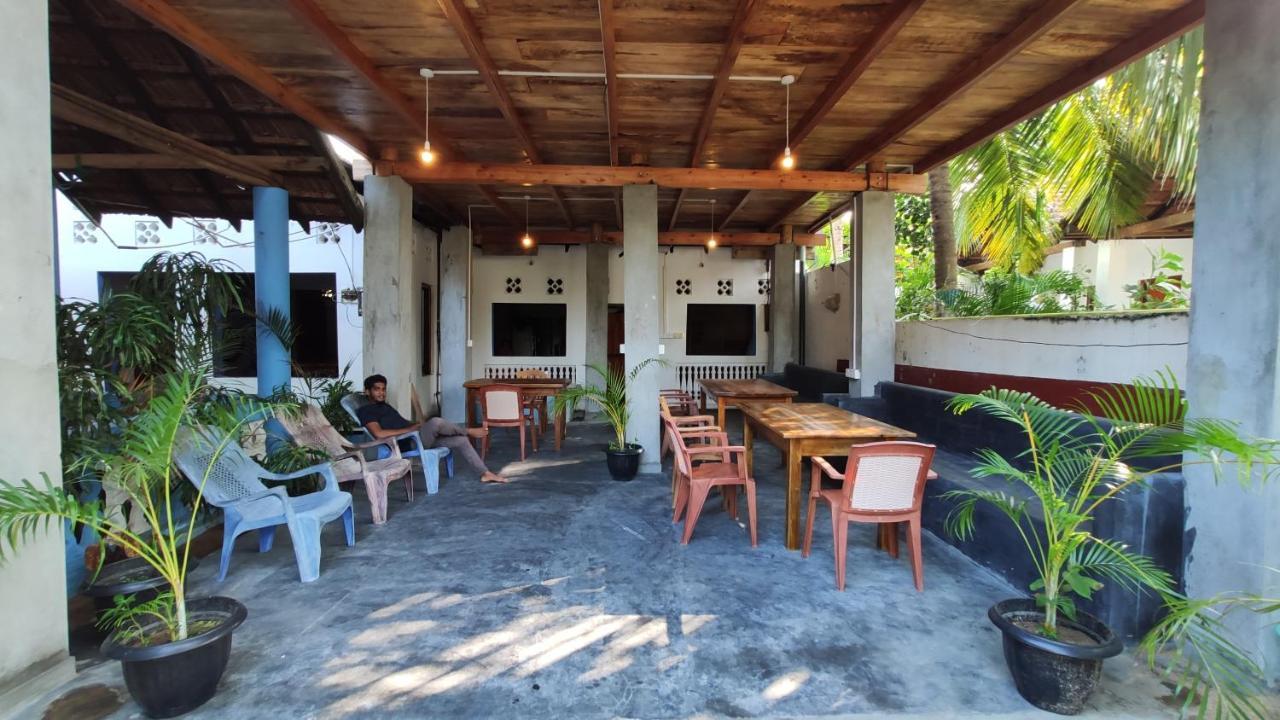 Surf Beach Hotel Arugam Bay Exterior photo