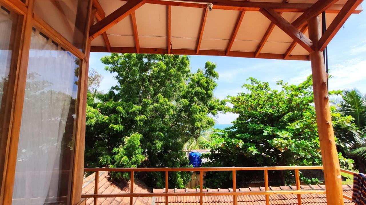 Surf Beach Hotel Arugam Bay Exterior photo